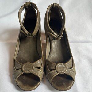 Argila by Pepe Monjo heels in grey